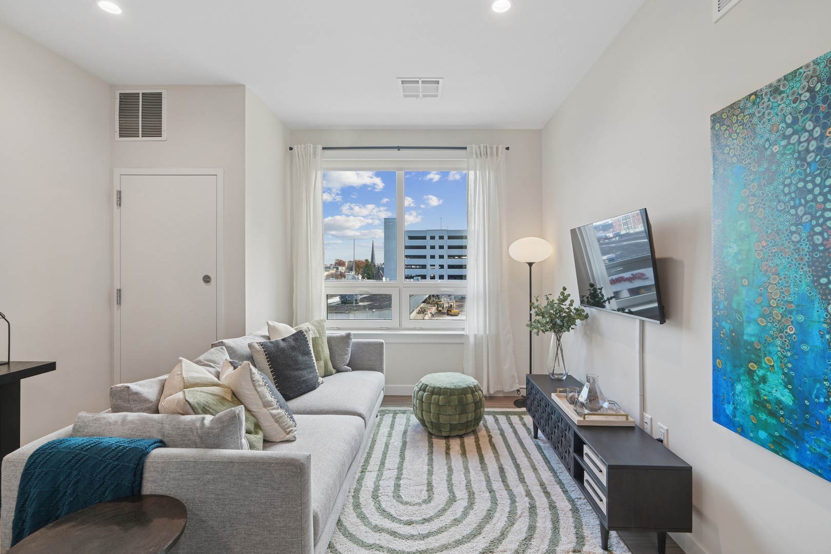 Embark_LuxuryCommunityApartments_Living_EastOrangeNJ
