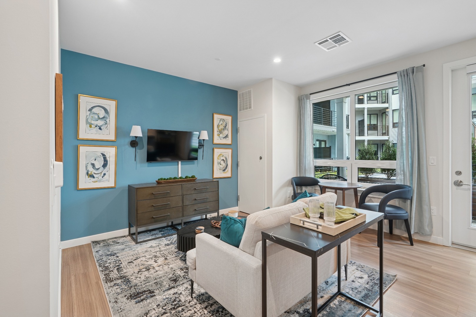 Embark_LuxuryCommunityApartments_Living_EastOrangeNJ